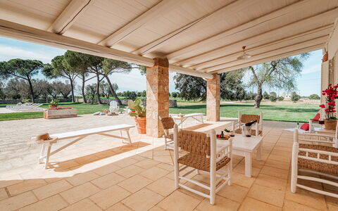 Masseria Samali 14+4: Jardín, Sombra, Inmuebles, Recurso, Mueble Para Exteriores, Paisajismo, Césped, Hacienda, Patio Interior, Estructura Al Aire Libre