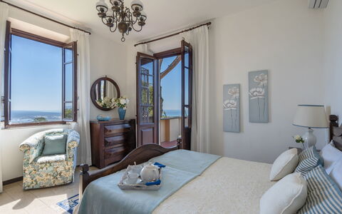 Villa ai Venti 8: Mueble, Suelo, Diseño De Interiores, Mar, Habitación, Linos, Recurso, Silla, Departamento, Oceano