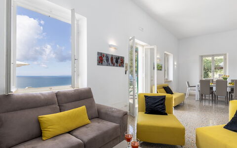 Villa Meraviglia 8: Mueble, Diseño De Interiores, Sofá, Piso, Suelo, Departamento, Habitación, Sala, Casa, Mesa