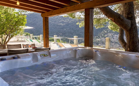 Villa Meraviglia 8: Piscina, Recurso, Eco Hotel, Arreglo De Tubería, Cubierta, Jacuzzi, Sombra, Hotel, Manchas De Madera