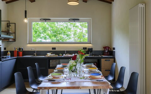 Villino le Moie 4+2: Mueble, Diseño De Interiores, Lámpara, Encendiendo, Techo, Cocina, Mesa, Mostrador, Cocina Y Comedor Mesa, Casa