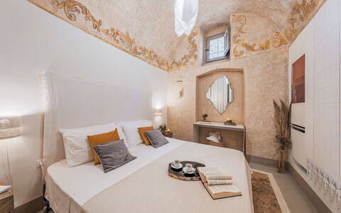Masseria Muto 6: Diseño De Interiores, Habitación, Techo, Sábana, Linos, Lecho, Cama, Suite, Marco De La Cama, Hotel