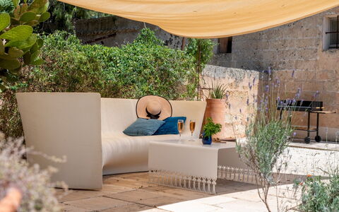 Masseria Muto 6: Mueble Para Exteriores, Sombra, Maceta, Material Natural, Amortiguar, Sofá, Planta De Casa, Sala, Arrojar La Almohada