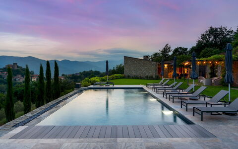 Villa Krisztina 10: Piscina, Mueble Para Exteriores, Paisajismo, Eco Hotel, Recurso, Villa, Fuente De Agua