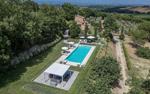 Villa Pianello 10: Piscina, Inmuebles, Paisajismo, Villa, Parque, Mueble Para Exteriores, Patio Interior, Hacienda, Recurso, Plantación