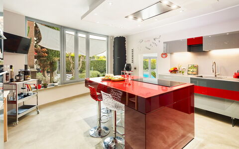 Villa Tiberio 6+2: Diseño De Interiores, Mueble, Cocina, Piso, Mostrador, Techo, Suelo, Encendiendo, Gabinetes, Aparato De Cocina