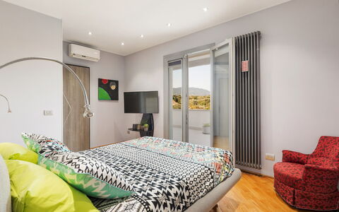 Villa Tiberio 6+2: Mueble, Cama, Diseño De Interiores, Habitación, Lecho, Sábana, Piso, Pared, Suelo, Habitación