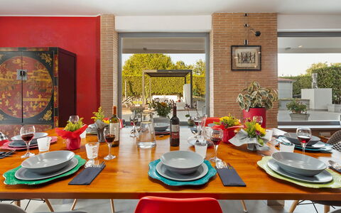 Villa Tiberio 6+2: Mueble, Diseño De Interiores, Mesa, Vajilla, Silla, Comedor, Cocina Y Comedor Mesa, Manteles, Encendiendo, Habitación