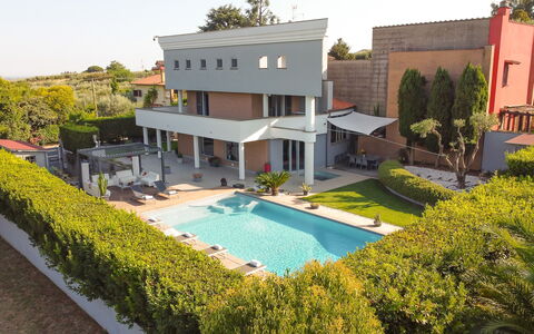 Villa Tiberio 6+2: Piscina, Barrio Residencial, Recurso, Diseño Urbano, Casa, Inmuebles, Eco Hotel, Hacienda, Villa, Paisajismo