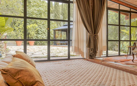 La Leopoldina 6: Mueble, Diseño De Interiores, Suelo, Piso, Encendiendo, Casa, Sofá, Habitación, Tratamiento De La Ventana, Sala
