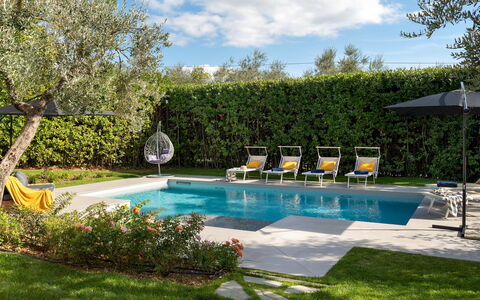 La Villanella 6: Piscina, Mueble Para Exteriores, Recurso, Sunlounger, Mueble, Jardín, Eco Hotel, Sombra, Silla