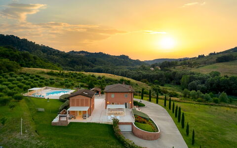 Podere Terranuova 10+2: Piscina, El Terreno Del Lote, Inmuebles, Recurso, Eco Hotel, Hill Station, Casa De Campo, Cabaña, Villa, Hacienda