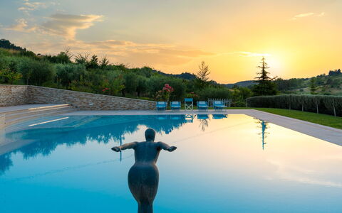Podere Terranuova 10+2: Azul, Agua, Piscina, Ocio, Reflexión, Recurso, Ciudad De Vacaciones, Eco Hotel, Piscina De Reflejo