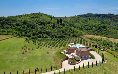 Podere Terranuova 10+2: Paisaje, El Terreno Del Lote, Tierras Altas, Área Rural, Inmuebles, Techo, Hill Station, Vista Panorámica, Plantación, Cabaña