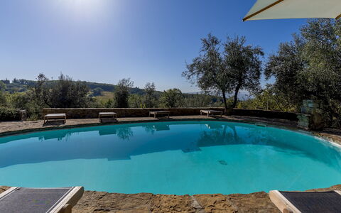 Castellare in Poggio 10: Azul, Piscina, Paisajismo, Recurso, Fuente De Agua, Reflexión, Patio Interior, Mueble Para Exteriores, Eco Hotel, Thermae