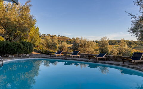 Castellare in Poggio 10: Azul, Piscina, Reflexión, Mueble Para Exteriores, Recurso, Eco Hotel, Piscina De Reflejo, Estanque