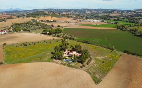 Casale Rondinella 6+2: Llanura, Casa, Paisaje, Barrio Residencial, Área Rural, El Terreno Del Lote, Casa, Pradera, Asentamientos Humanos, Vista Panorámica