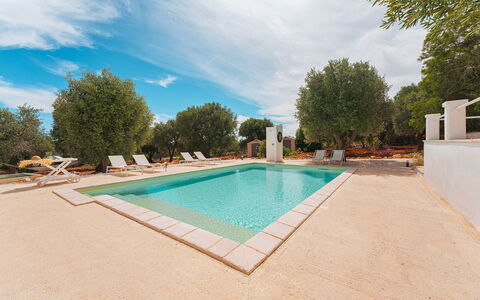 Casale di Amelì 5: Azul, Piscina, Sombra, Inmuebles, Hacienda, Paisajismo, Villa, Patio Interior, Recurso