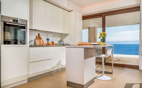 Villa Mulberry 10: Mueble, Diseño De Interiores, Piso, Suelo, Cocina, Madera, Techo, Departamento, Aparato De Cocina, Gabinetes