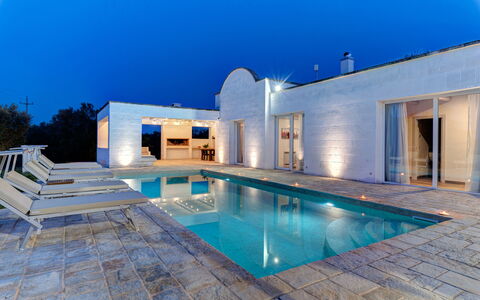 Villa Puspo 8: Azul, Piscina, Material Compuesto, Recurso, Inmuebles, Loseta, Fuente De Agua, Hormigón, Sombra, Villa