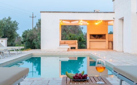 Villa Puspo 8: Piscina, Material Compuesto, Mueble Para Exteriores, Sombra, Recurso, Silla, Diseño, Eco Hotel, Villa, Planta De Casa