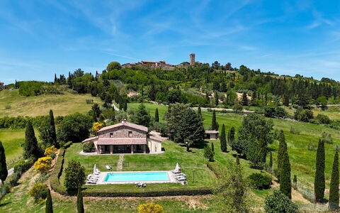 Podere San Lorenzo 12: Hierba, Casa, Paisaje, Inmuebles, Casa, El Terreno Del Lote, Área Rural, Casa De Campo, Cabaña