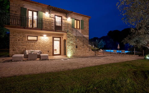 Villa Cherubini 8+1: Arquitectura, Casa, Casa, Inmuebles, Cabaña, Casa De Campo, Mansión, Villa, Hacienda, Balcón