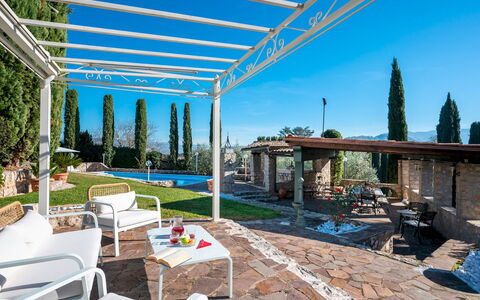 Tenuta Cavi 10: Mueble, Mueble Para Exteriores, Recurso, Sombra, Piscina, Silla, Eco Hotel, Estructura Al Aire Libre, Maceta, Patio