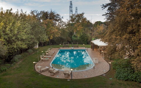 La Scuderia 8: Piscina, Recurso, Thermae, Sombra, Mueble Para Exteriores, Eco Hotel, Fuente De Agua, Ocio, Jardín, Paisajismo