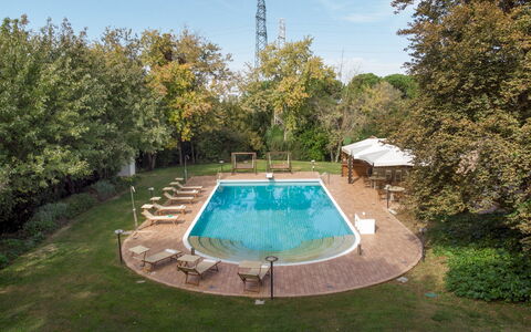 La Scuderia 8: Piscina, Recurso, Sombra, Thermae, Mueble Para Exteriores, Eco Hotel, Ocio, Jardín, Hacienda, Inmuebles