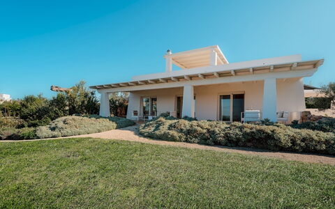 Kyvos 10: Arbusto, Casa, El Terreno Del Lote, Inmuebles, Casa De Campo, Jardín, Sombra, Villa, Paisajismo