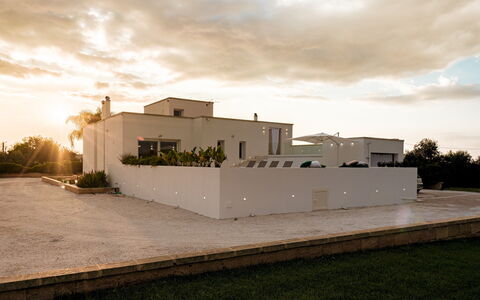 Dimora Solaris 6: Cielo, Pared, Arquitectura, Fachada, Barrio Residencial, Casa, Material Compuesto, Hormigón, Inmuebles, Sombra