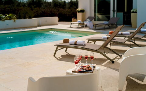 Dimora Solaris 6: Mueble, Mueble Para Exteriores, Silla, Sunlounger, Paraguas, Material Compuesto, Sombra, Piscina, Mesa Al Aire Libre, Patio