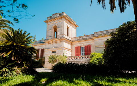 Villa dei Glicini 8+2: Arbusto, Jardín, Hacienda, Inmuebles, Mansión, Paisajismo, Césped, Yarda, Villa