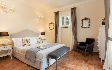 Villa Iole 14: Mueble, Diseño De Interiores, Suelo, Habitación, Piso, Encendiendo, Casa, Habitación, Cama, Techo