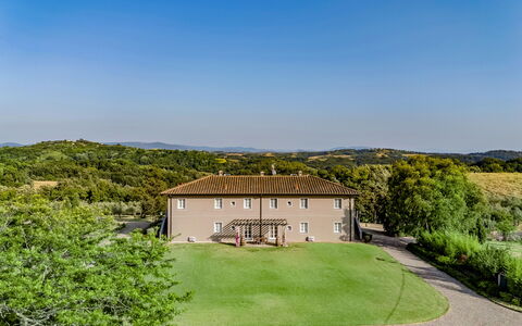 Villa Iole 14: Paisaje, El Terreno Del Lote, Área Rural, Llanura, Inmuebles, Prado, Campo, Pasto, Plantación, Casa De Campo