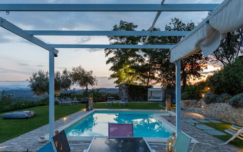 Casalina 8: Piscina, Recurso, Sombra, Estructura Al Aire Libre, Eco Hotel, Mueble Para Exteriores, Patio, Pérgola, Jardín, Villa