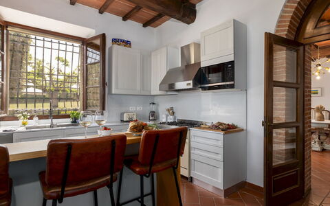 Villa la Monarca 16: Mueble, Diseño De Interiores, Cocina, Piso, Aparato De Cocina, Pared, Mostrador, Gabinetes, Madera, Techo