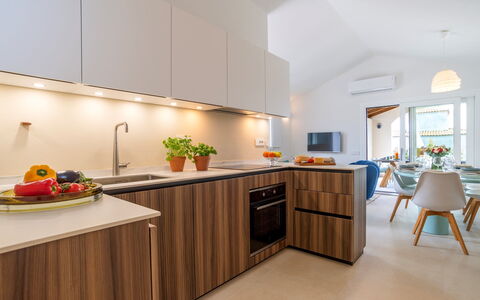 Casa Moros 6: Cocina, Diseño De Interiores, Mostrador, Aparato De Cocina, Piso, Electrodoméstico, Madera, Mueble, Gabinetes, Techo