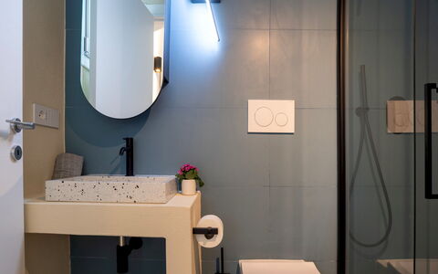 Casa Moros 6: Lavabo Del Baño, Diseño De Interiores, Arreglo De Tubería, Baño, Pared, Piso, Suelo, Lavabo, Espejo, Grifo