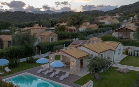Casa Moros 6: Piscina, Recurso, Ingrediente, Inmuebles, Villa, Hacienda, Comida, Casa De Campo, Eco Hotel, Thermae