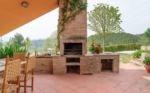 Villa Lia 10: Ladrillo, Jardín, Manchas De Madera, Silla, Paisajismo, Maceta, Losa, Eco Hotel, Sombra, Planta De Casa