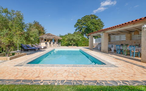 Trulli Italia 6+2: Piscina, Recurso, Mueble, Material Compuesto, Mueble Para Exteriores, Inmuebles, Sombra, Eco Hotel, Silla, Losa