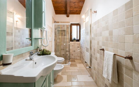 Trulli Italia 6+2: Piso, Pared, Diseño De Interiores, Suelo, Arreglo De Tubería, Baño, Techo, Encendiendo, Loseta, Grifo
