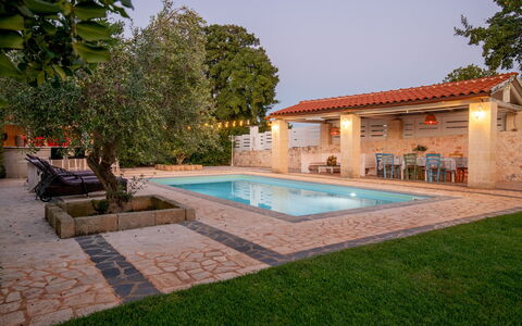 Trulli Italia 6+2: Piscina, Recurso, Material Compuesto, Mueble Para Exteriores, Inmuebles, Eco Hotel, Fuente De Agua, Sombra, Hacienda, Losa