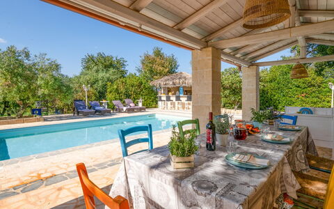 Trulli Italia 6+2: Puerta, Inmuebles, Sombra, Recurso, Mueble Para Exteriores, Cabaña, Casa De Campo, Hacienda, Villa, Piscina