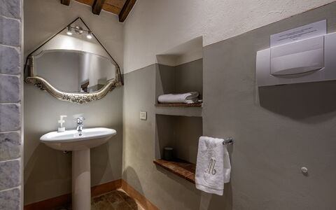 Muricciaglia 14: Pared, Diseño De Interiores, Piso, Suelo, Arreglo De Tubería, Encendiendo, Techo, Plomería, Baño, Habitación