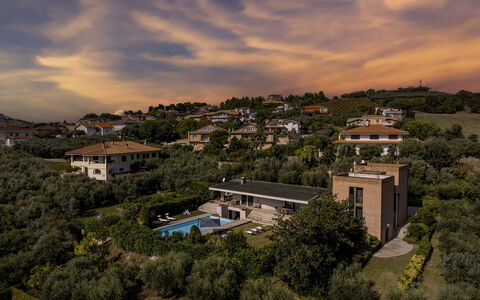 Villa Amyra 6+2: Piscina, Barrio Residencial, Inmuebles, Recurso, Eco Hotel, Vista Panorámica, Villa, Hacienda, Mansión, Fotografía Aérea