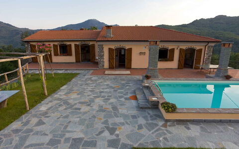 Villa Arbeio 8+6: Piscina, Losa, Loseta, Sombra, Recurso, Patio