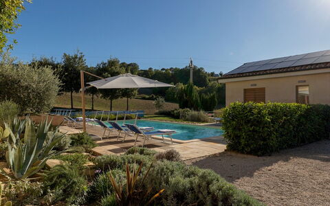 Casale la Cascina 8: Piscina, Arbusto, Recurso, Jardín, Paisajismo, Inmuebles, Patio Interior, Cabaña, Eco Hotel, Casa De Campo